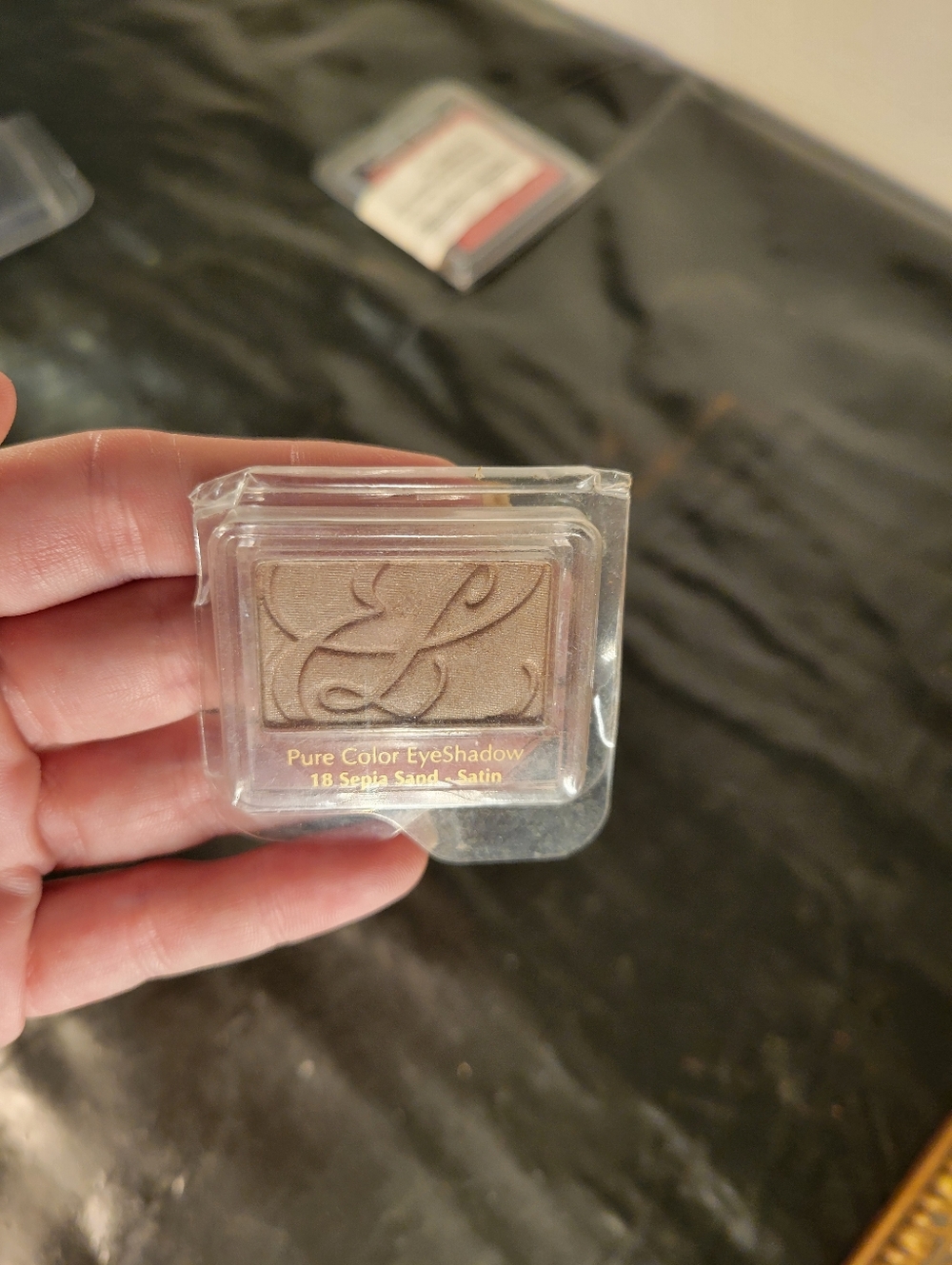 Estée Lauder Pure Color Eyeshadow single in the shade 18 Sepia Sand